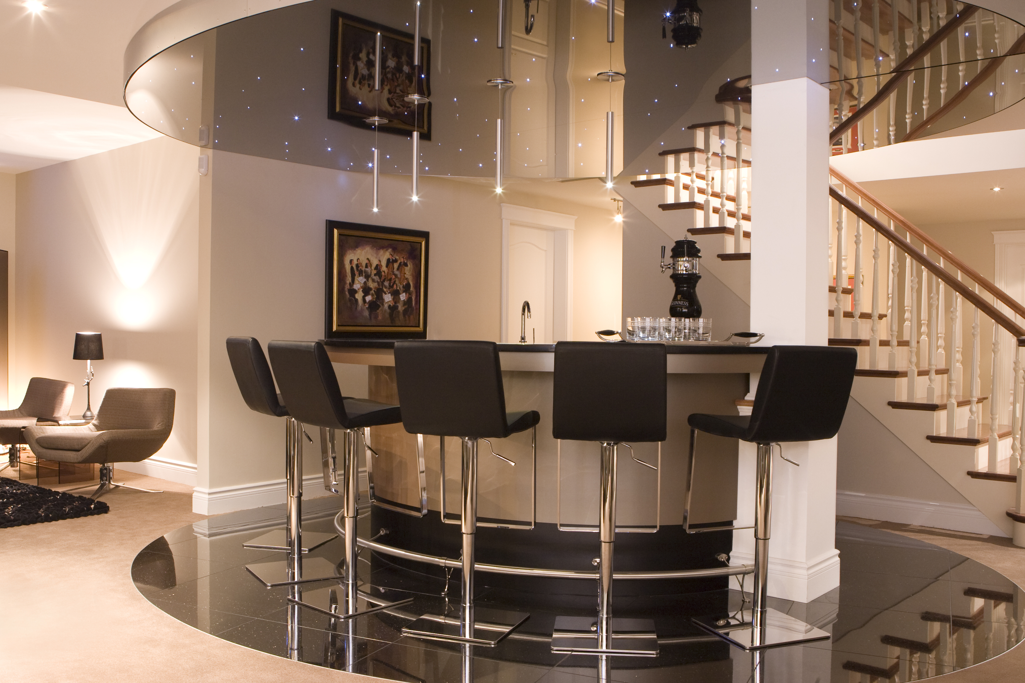 Salle de jeux pour adultes - Un fauteuil pour deux